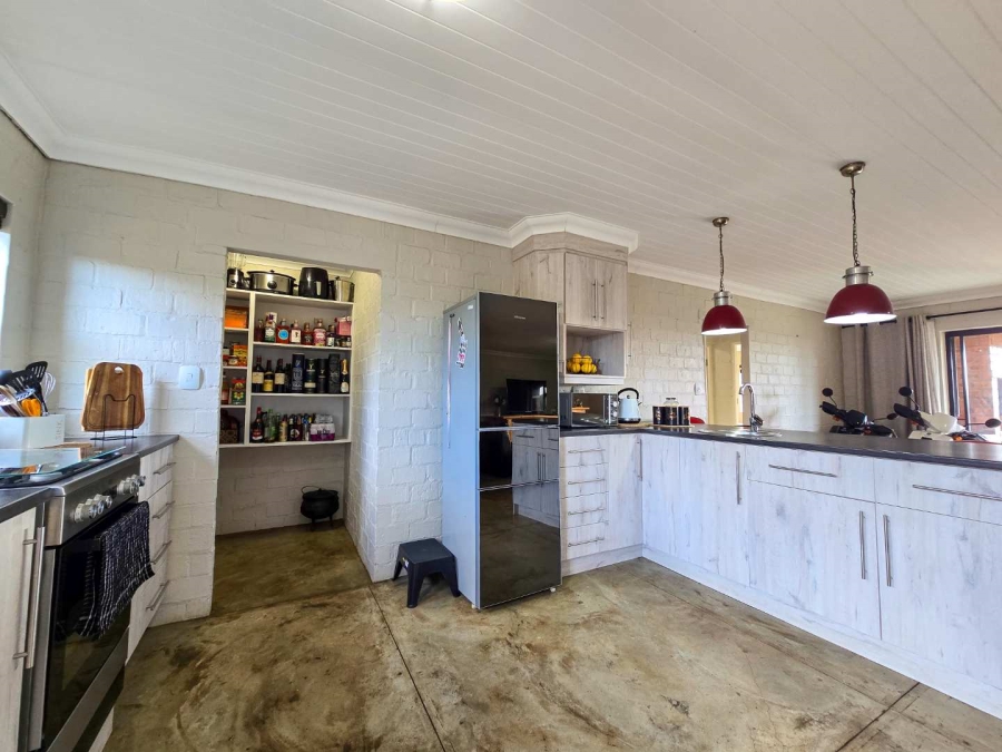 2 Bedroom Property for Sale in Stilbaai Wes Western Cape